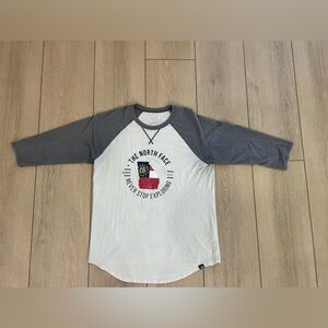 Men’s North Face three quarter length sleeve tee